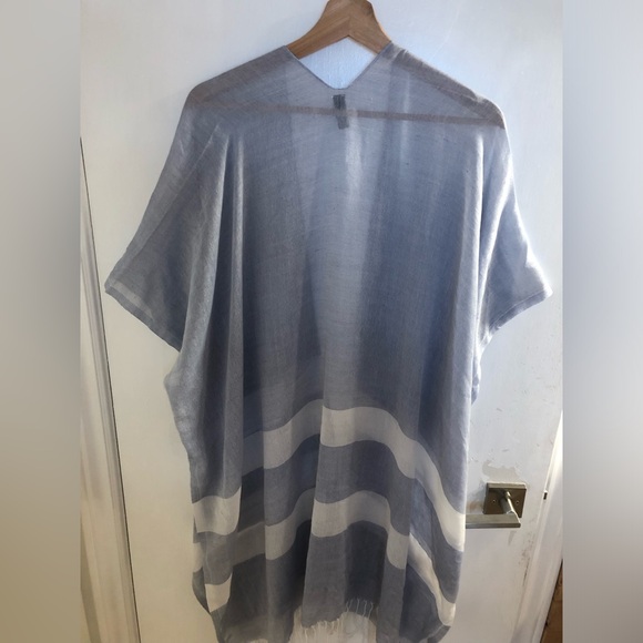 Beach coverup - Picture 2 of 2